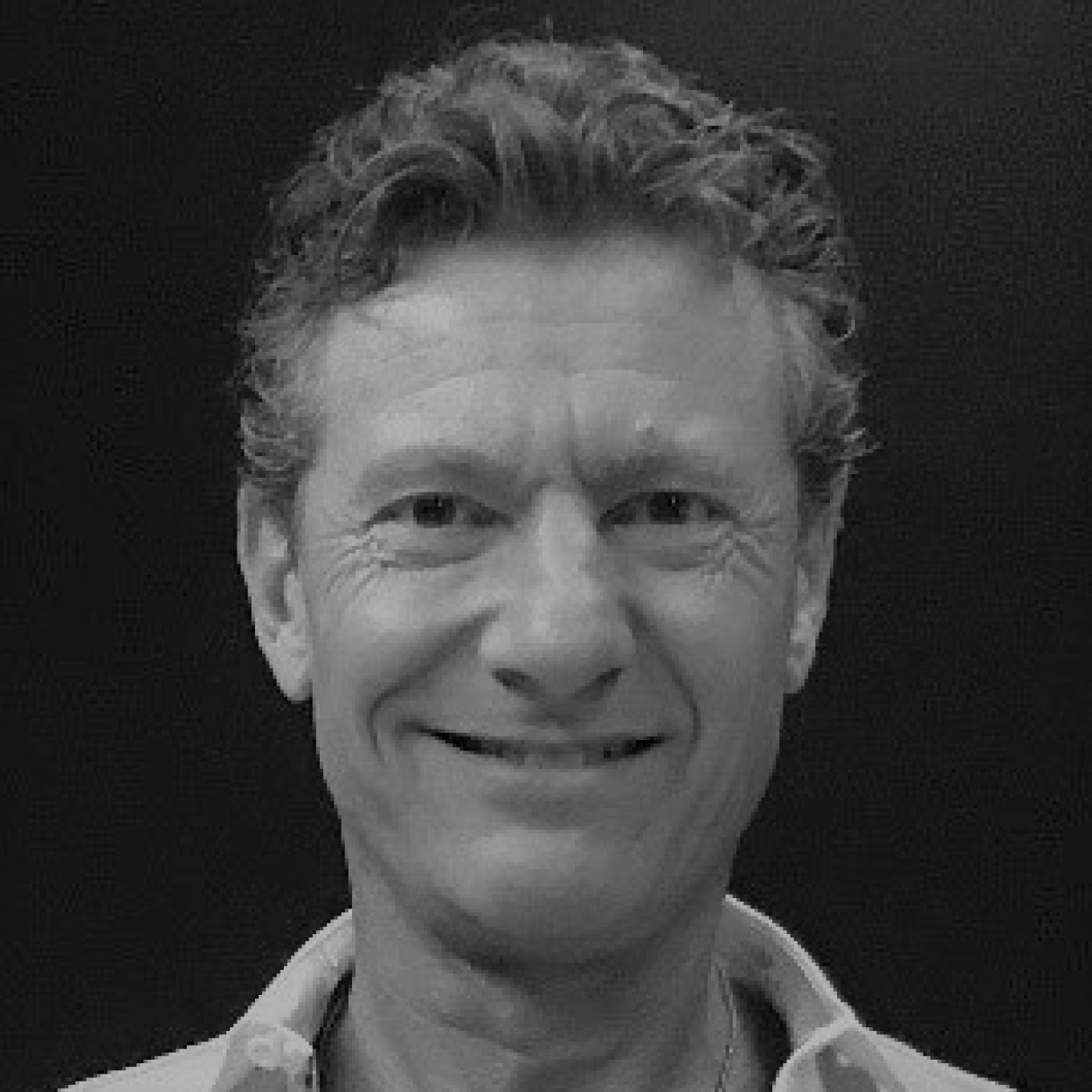 Rob Roylance - Consultant Rob has over 20 years experience in payments consulting worldwide with a focus on retailers, merchants, government and acquiring. He has a track record of delivering results for clients focussed on improving their customer offer and boosting profitability. Rob has delivered projects for clients in North America, Europe and Asia. He holds a Bachelor of Applied Science degree from Monash University. Rob has a consultative & transparent style and works well as a member of client teams on project delivery and stakeholder engagement.