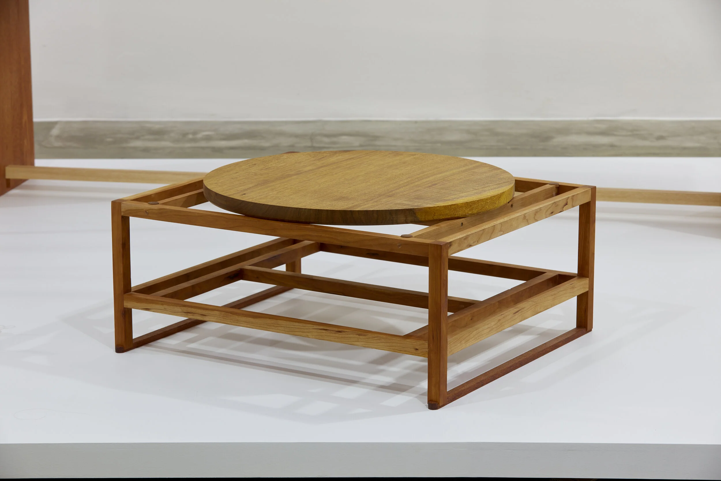 Installation of, (Table 2), Lee Jinju and Lee Jeongbae, Seng Hwal, Baik Art, 2019.jpg
