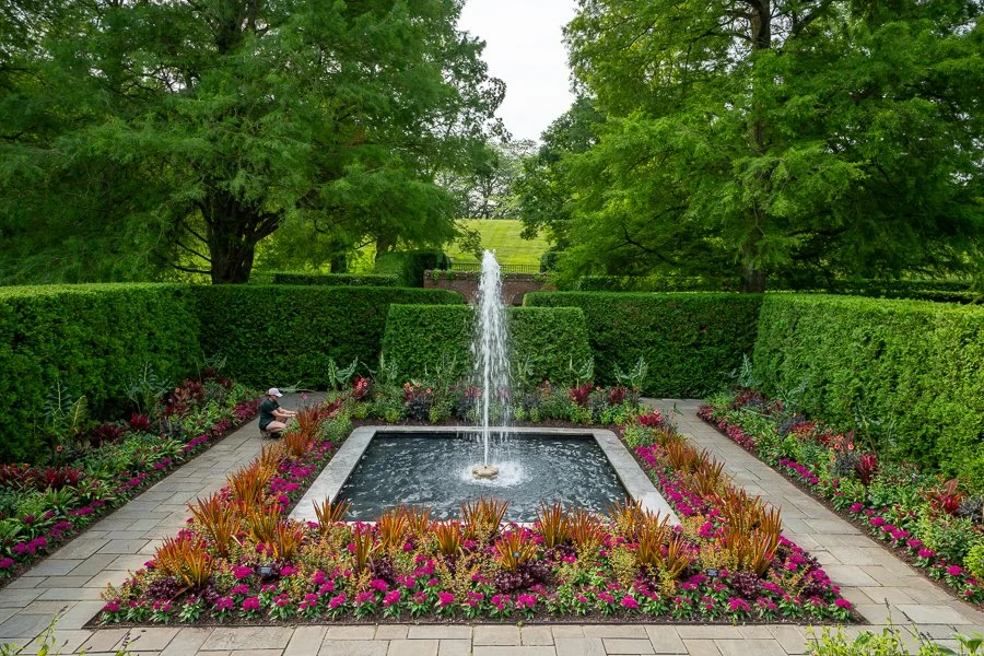 Square Fountain Garden