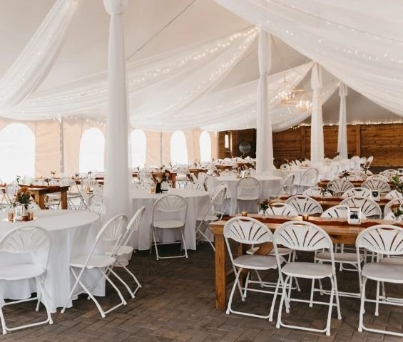 I'm basically a wedding therapist who speaks fluent draping and specialty lighting. 🌟✨

 
#weddinginspiration #weddinglighting #mnweddingdecor 
#twincitiesbride #minneapolis #minnesota #minneapolisevents #wedding #twincitieswedding #weddingplanning 