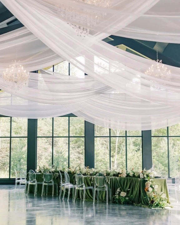 Enhancing your wedding one yard of fabric at a time.

#ceilingdraping #wgic #mnwedding #mnweddingvenue

Venue: @woodsandcoweddings
Photography: @haleyhundtphotos
Videography &amp; Drone: @cleecreations
Florals: @bstylefloralmazo
Stationery &amp; Sign