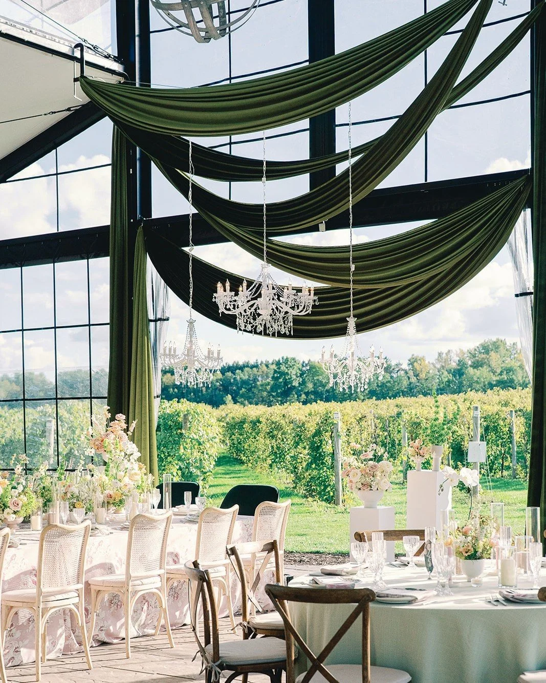 We swapped 'something blue' for something dramatically, beautifully green. This velvet is everything. 👑

Venue  @rusticrootsmn
Planning + Design @happililyevents
Florals @juneandjaneflower
Photography @rachelellephotography
Content Creation  @unveil