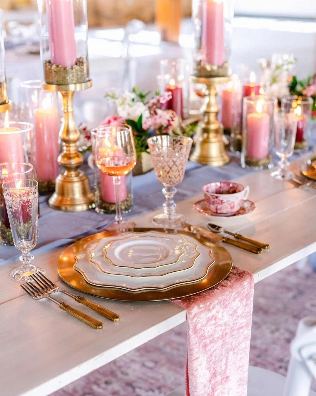 It's the details for us.

We provide more than just draping. We have a selection of linens, napkins, table runners, and chargers. 

#weddinginspiration  #mnweddingdecor #twincitiesbride #minneapolis #minnesota #minneapolisevents #wedding #twincitiesw