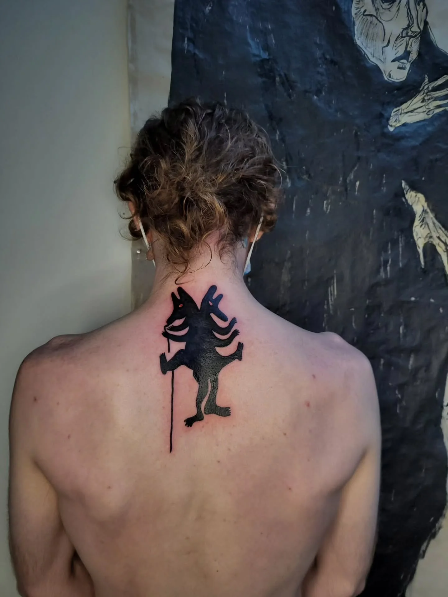 Super honored to tattoo my friend @hmmphf 's art on Dylan! 
Swipe to see Megs piece, me tatting & a ⚠️bloody pic⚠️ at the end, so don't swipe if that isn't your cup of tea 🩸
So fun. So spooky. I love tattooing my friends' work on people :"