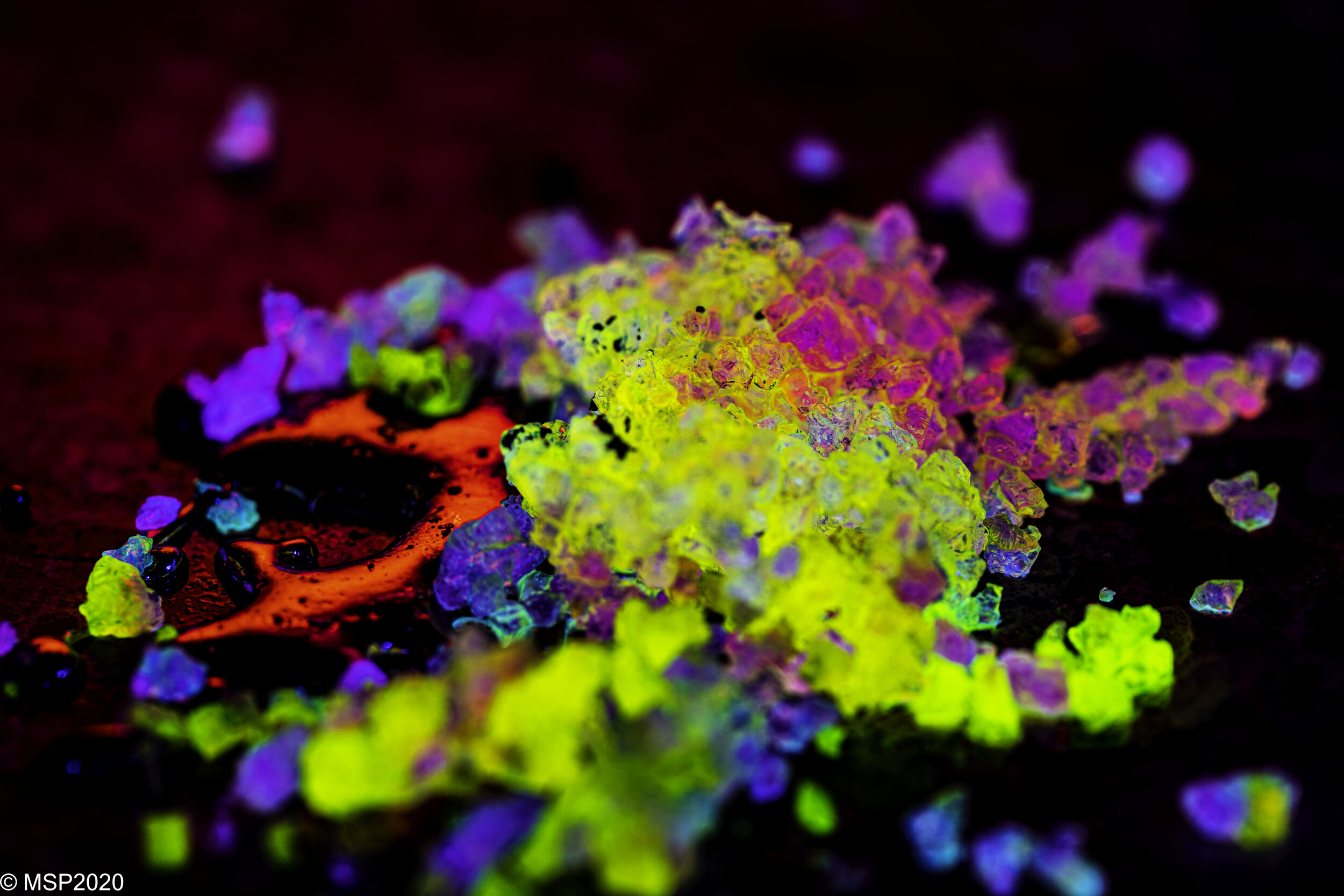Mercury with glowing sno