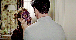 my-best-friends-wedding-julia-roberts-face-mask.gif