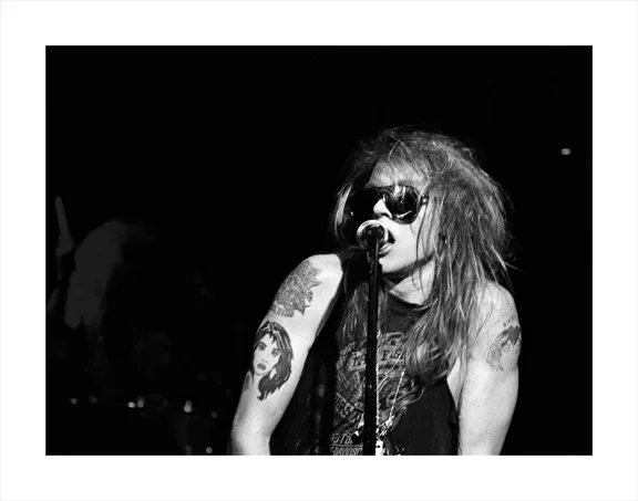 Guns 'N Roses - Axl at the Troubadour, first performance of "Out Ta Get Me"