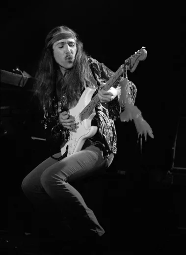 25_Uli_Roth2x_BW.jpg