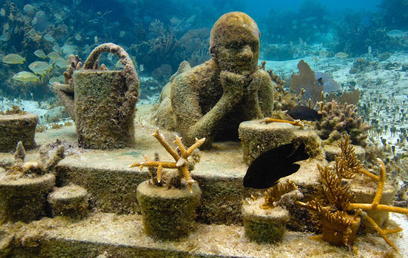 Snorkel-in-MUSA-Underwater-Museum-cancun.jpg