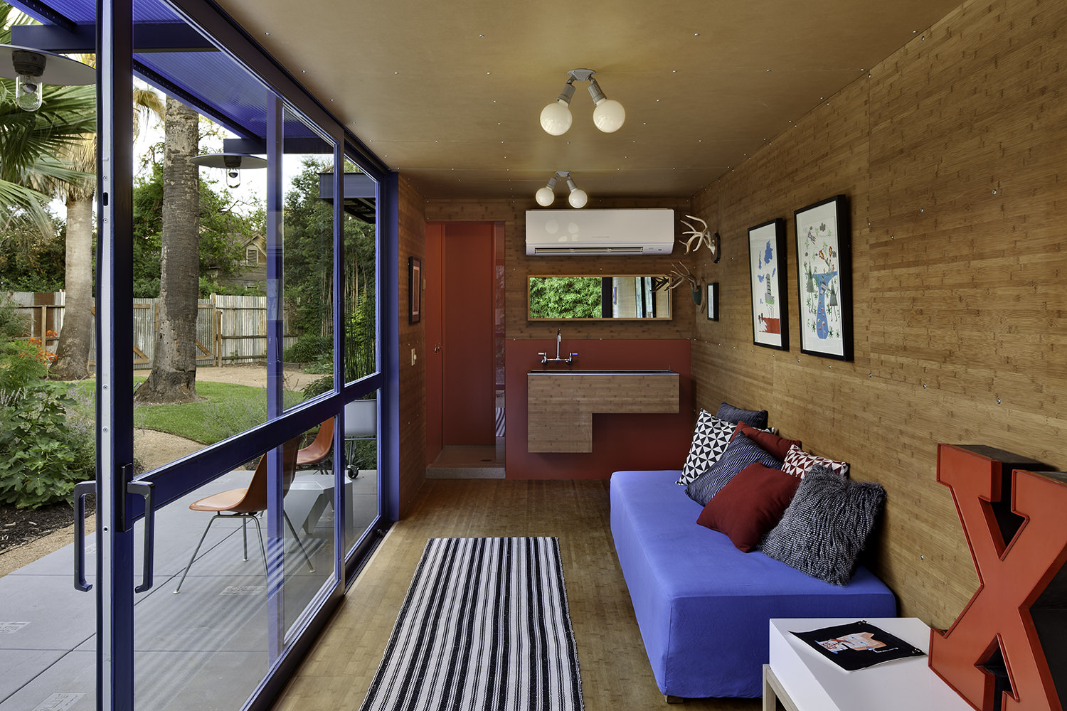 container-guest-house-7.jpg