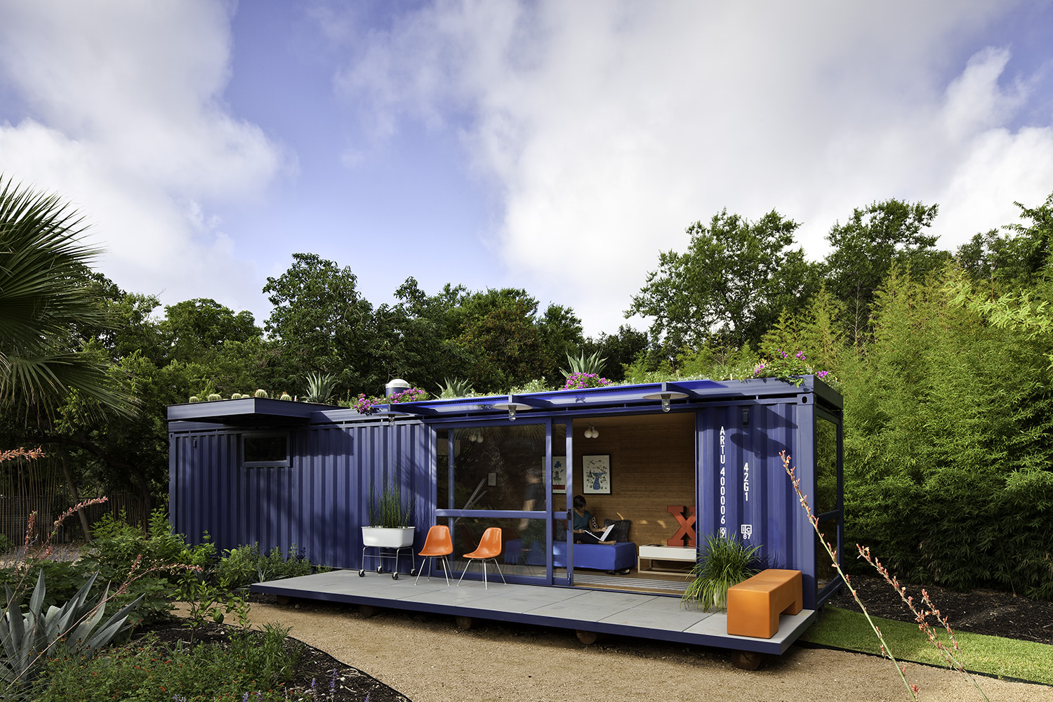 container-guest-house-13.jpg