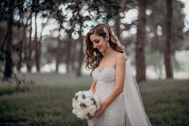 😍 The true beauty of a bride 😍
@sarahpeg02
.
.
.
.
.
#sydneywedding #weddingphotographer #sydneyweddingphotographer #igers_wedding #weddingphotography #loveintentionally #photobugcommunity #junebugweddings #thedailywedding #chasinglight #loveauthen