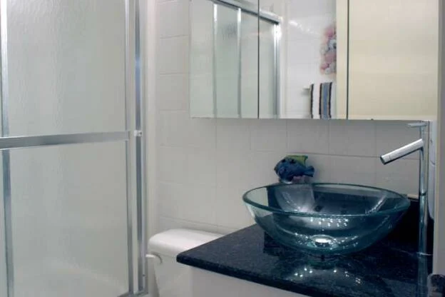Guest Bath 2.jpg