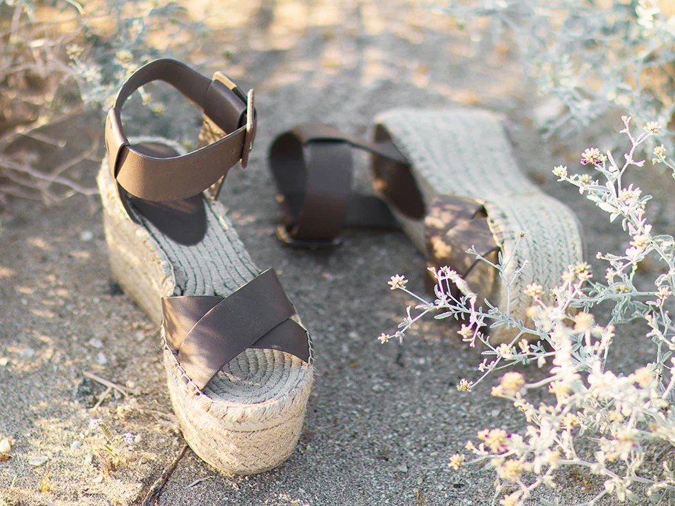 Marc Fisher LTD - Randall (Dark Taupe Leather) Women's Sandals