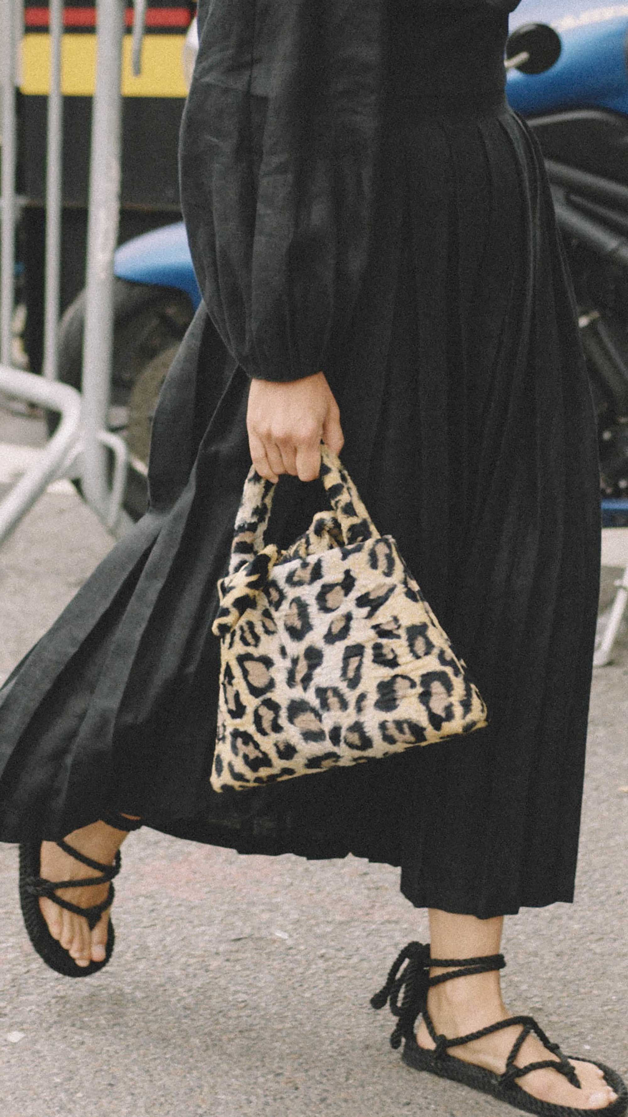 10 Easy Ways to Pull Off Animal Print, small leopard handbag.jpg