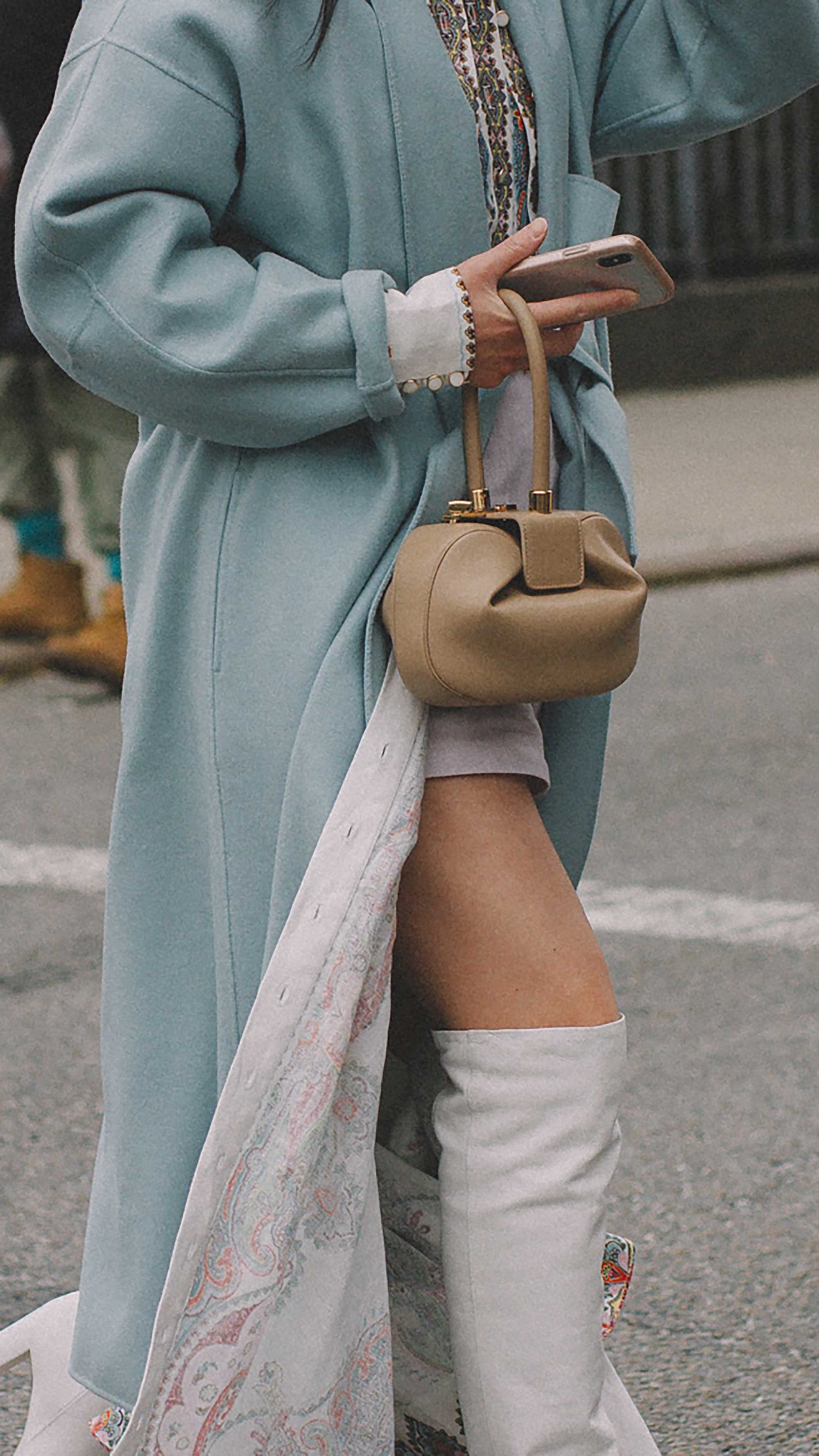 20 irresistible pastel outfit ideas for winter from New York Fashion Week street style2.jpg