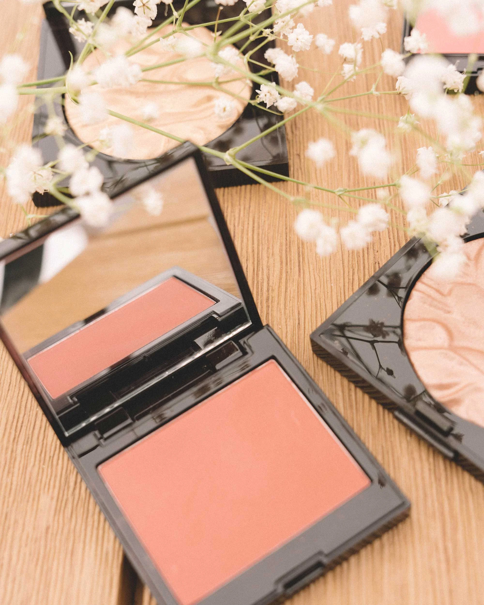 Laura-Mercier-Blush-Colour-Infusion-in-Strawberry1.jpg