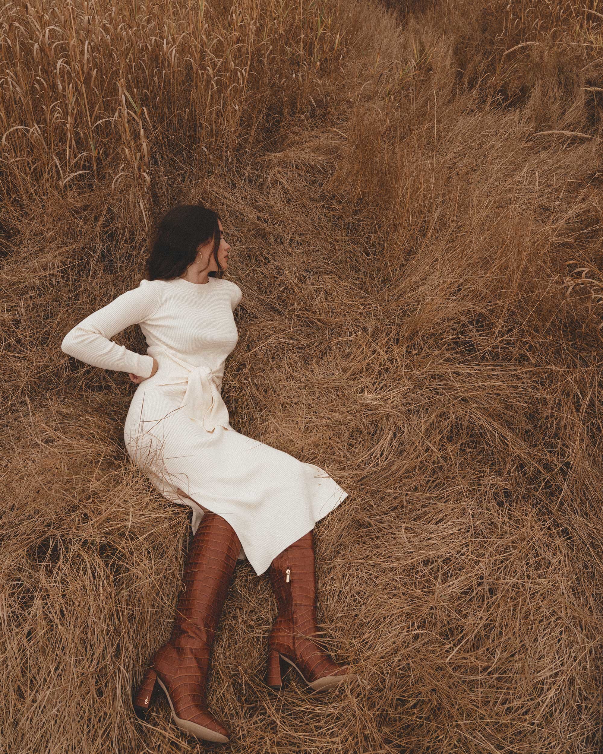 Chic Brown Croc Boots for Fall. Sarah Butler of @sarahchristine wearing Sam Edelman Clarem Knee High Boot in Tawny Brown Croc and white long sleeve ribbed midi sweater dress and  in Seattle, Washington -6.jpg