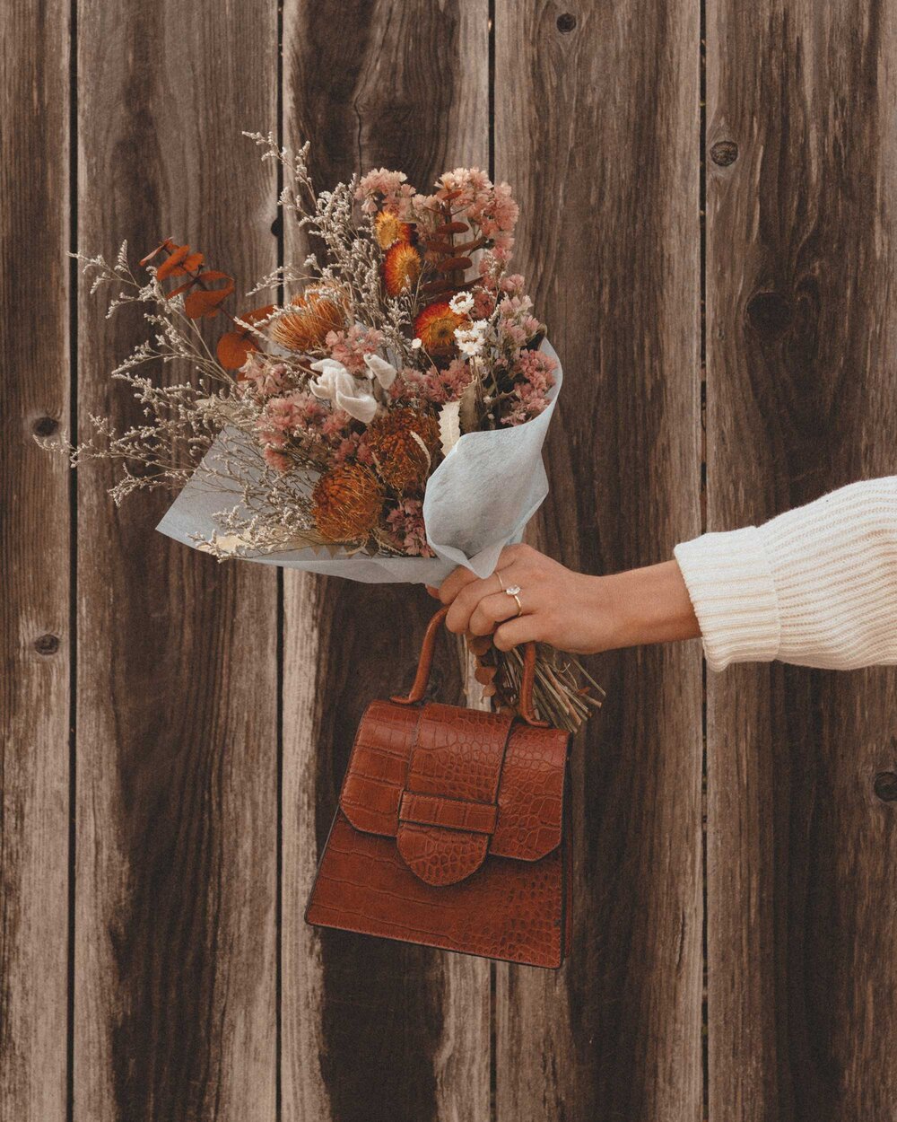 Affordable everyday fall 2020 outfit. Sarah Butler of @sarahchristine wearing Cropped Balloon Sleeve Sweater, Corduroy Button-Front Skirt, and Faux Crocodile Top Handle Mini Crossbody Bag in Seattle, Washington -8.jpg