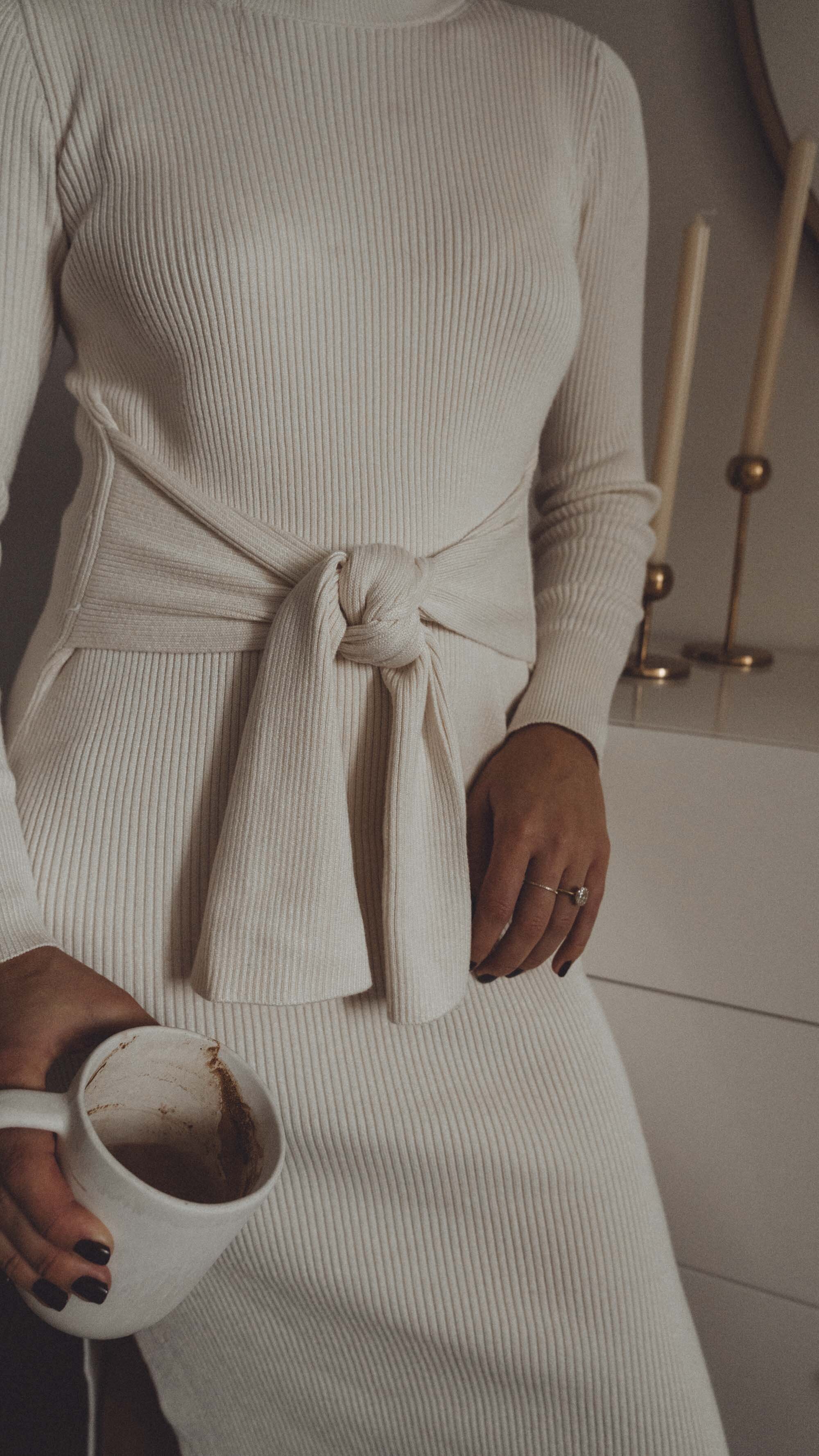 November at Home Sweater Dress for Cold Weather. Sarah Butler of @sarahchristine wearing & Other Stories white long sleeve ribbed midi sweater dress and  in Seattle, Washington.-4.jpg