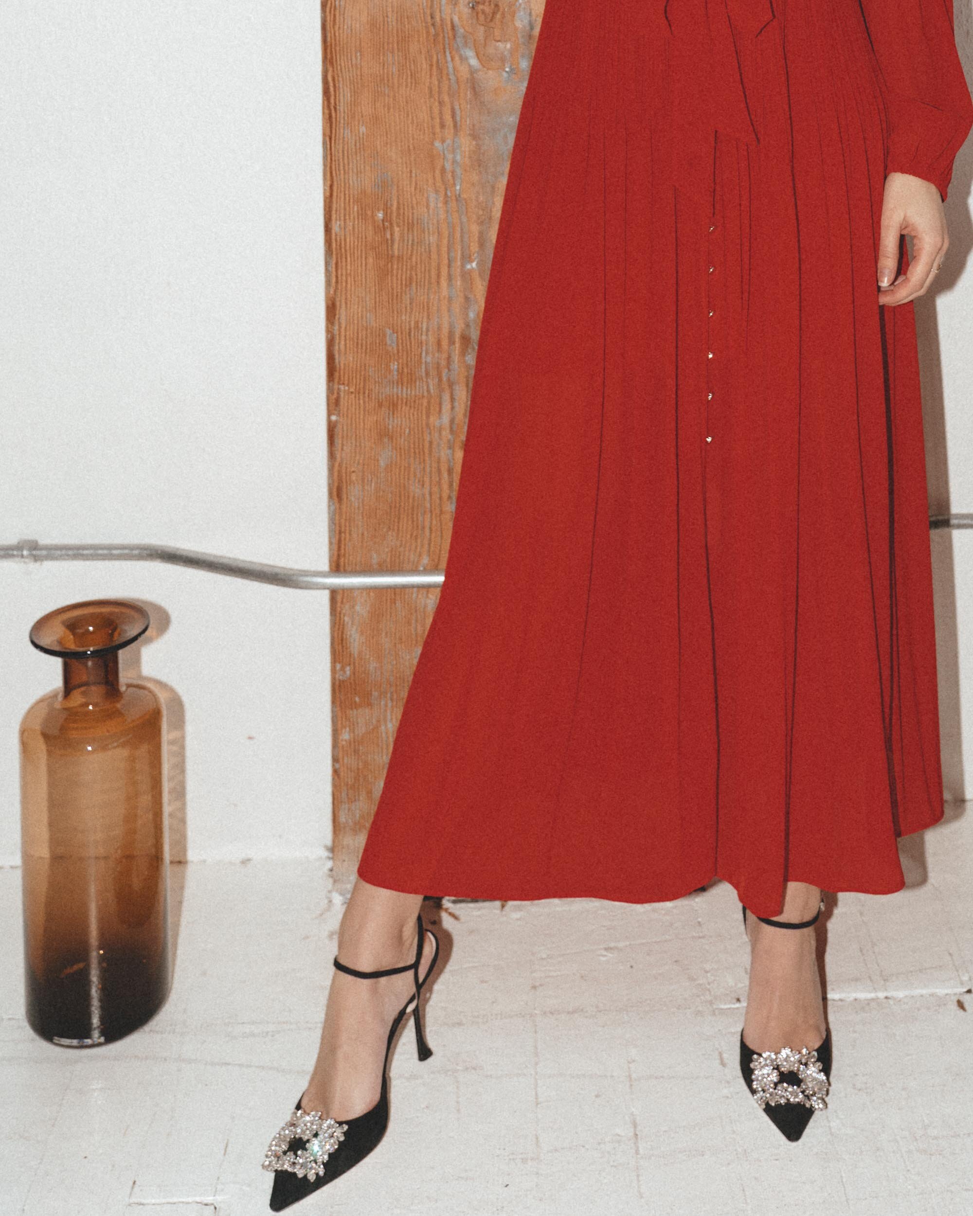 Sarah Butler of @sarahchristine wearing Maje Rochi Long Sleeve Red Pleated Maxi Dress with Belt in Seattle, Washington --3.jpg