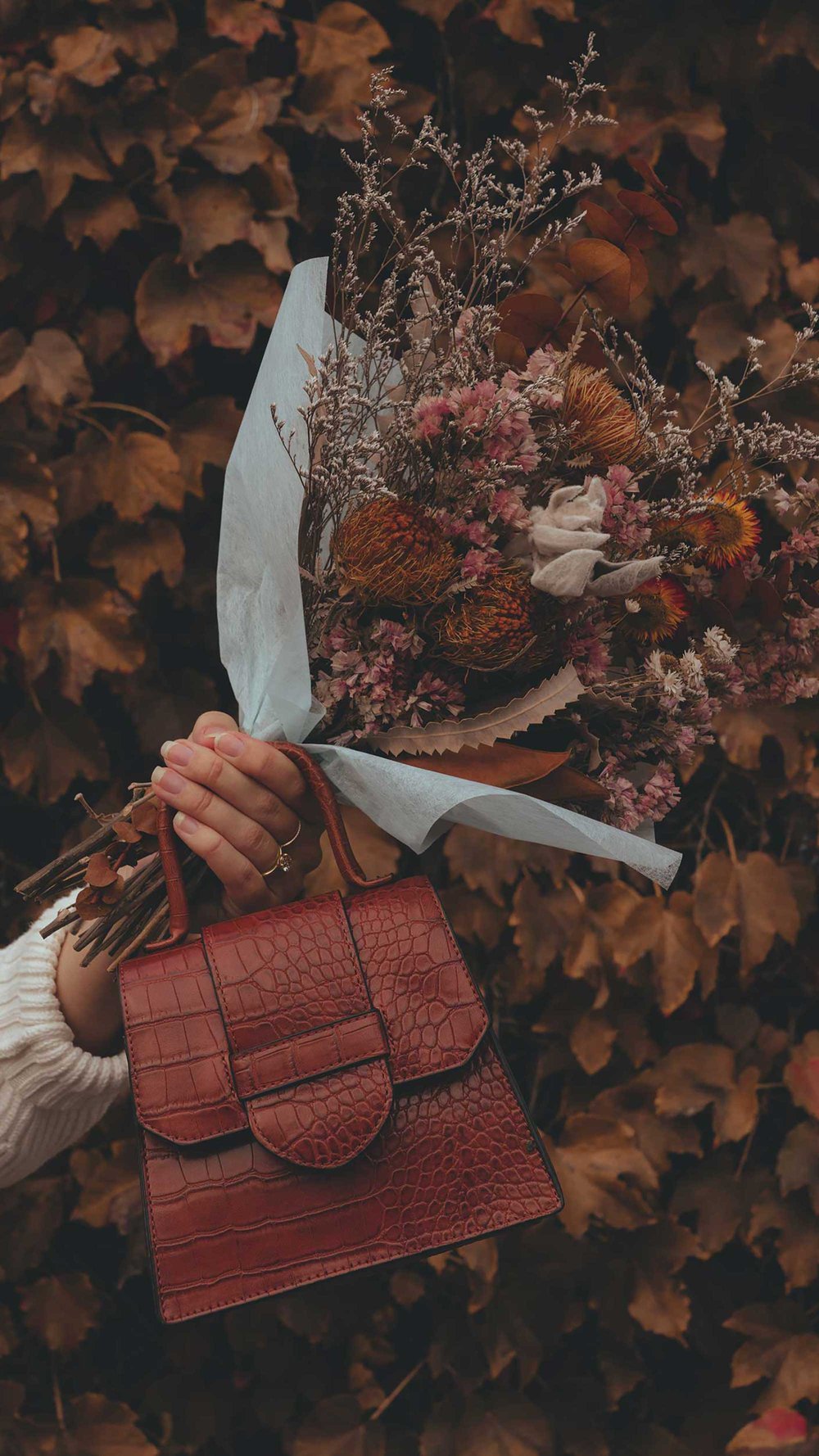 Affordable-everyday-fall-2020-outfit.-Sarah-Butler-of-@sarahchristine-wearing-Cropped-Balloon-Sleeve-Sweater,-Corduroy-Button-Front-Skirt,-and-Faux-Crocodile-Top-Handle-Mini-Crossbody-Bag-in-Seattle,-Washington--11.jpg