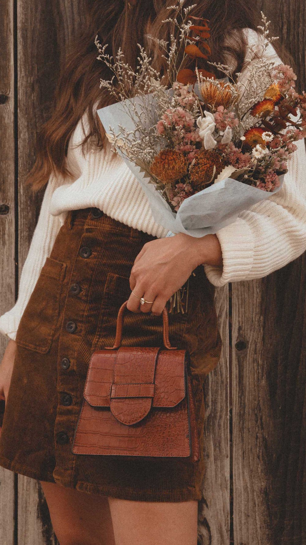Affordable-everyday-fall-2020-outfit.-Sarah-Butler-of-@sarahchristine-wearing-Cropped-Balloon-Sleeve-Sweater,-Corduroy-Button-Front-Skirt,-and-Faux-Crocodile-Top-Handle-Mini-Crossbody-Bag-in-Seattle,-Washington--5.jpg