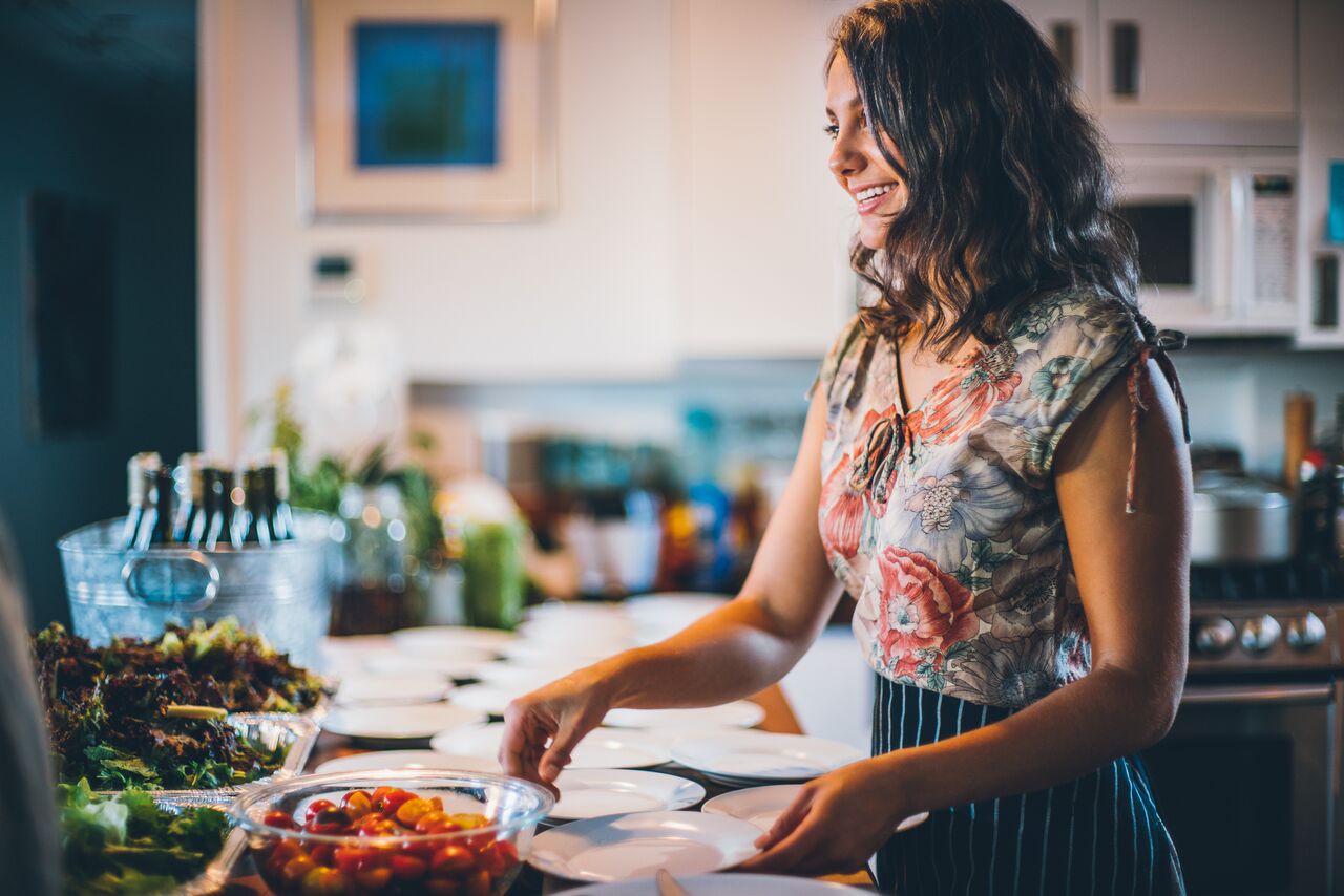 Lena Elkousy A Chef, Yoga Teacher And Wellness Coach with a background in holistic health, Lena is passionate about teaching people how to become the healthiest versions of themselves through food and mindful practices.