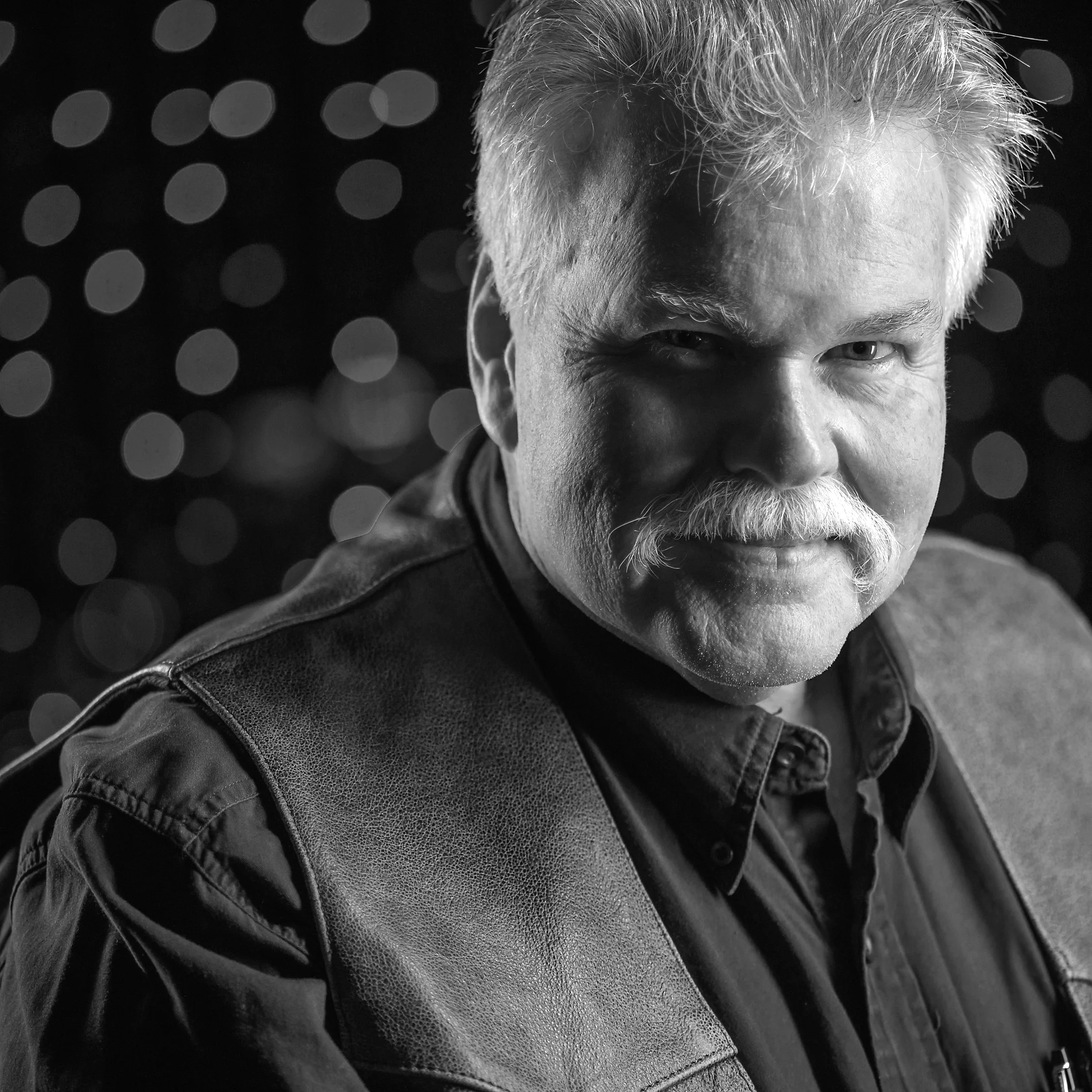 Moose Peterson - bnw.jpg