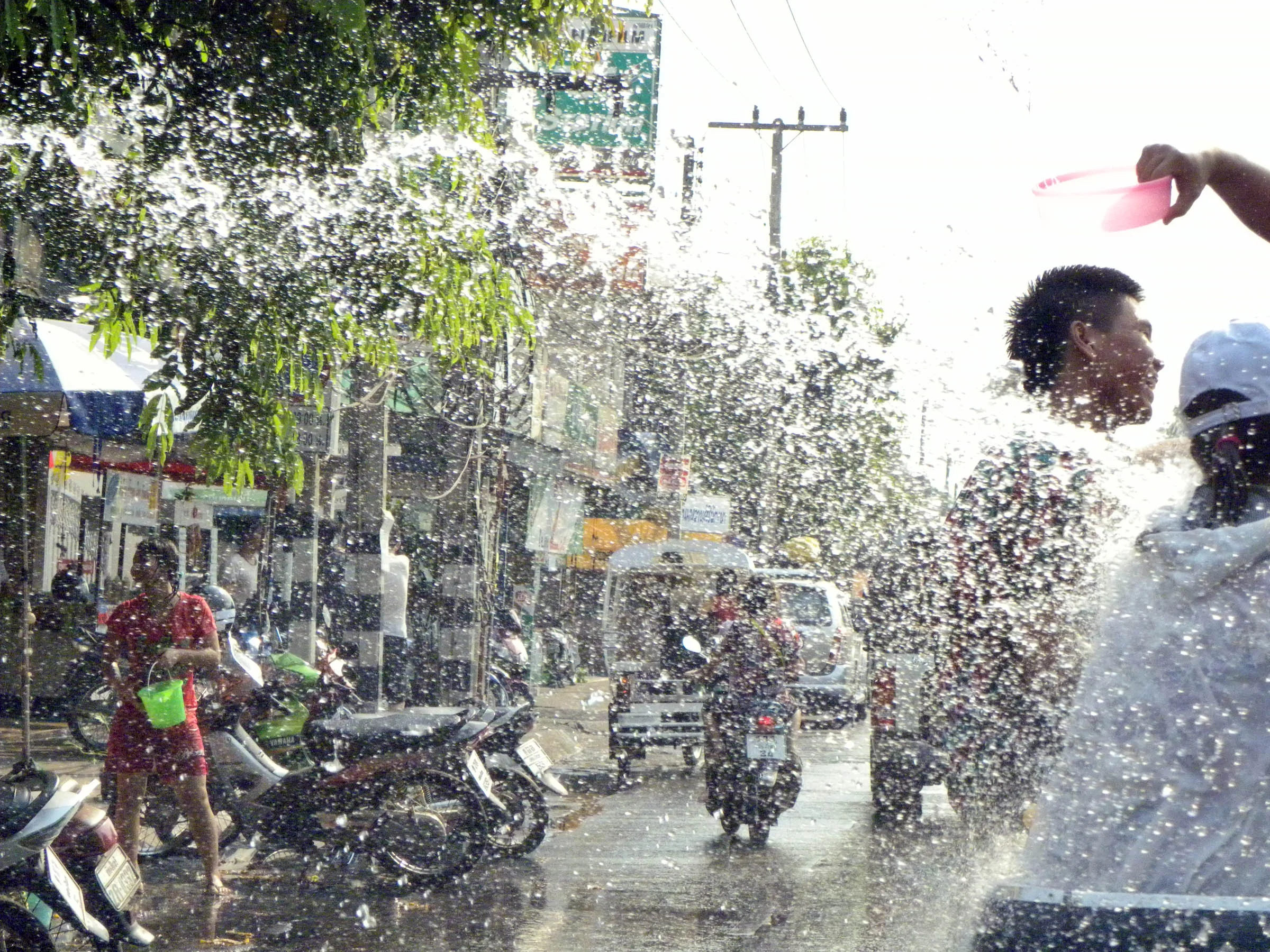 waterfight.jpg