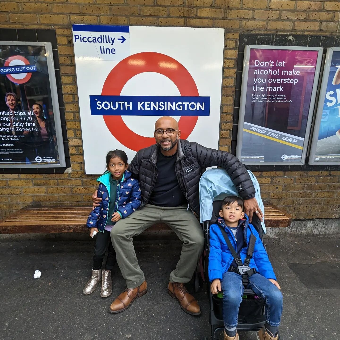 I did a study abroad in London back in 2005 while at the University of Florida and stayed in South Kensington, now I am back and have an opportunity to show Samindra and Jun. #london🇬🇧 #southkensington #travelneverendsco #travelwithkids #junvopulay