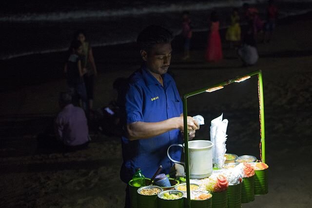 From the beach in Puri, India in 2018. Along with street food vendors along the road near the beach, there were a ton of men wandering the crowds making food from mobile stands.
🇳🇪🇳🇪🇳🇪
&bull;
&bull;
&bull;
&bull;
&bull;
&bull;
&bull;
#india #in