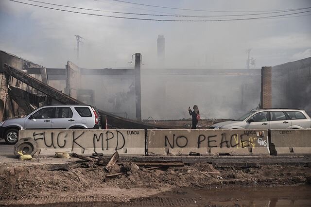 Lake Street in Minneapolis on Saturday morning. Three of the cops who murdered George Floyd a week ago are still free
&bull;
&bull;
&bull;
&bull;
&bull;
&bull;
&bull;

#minneapolis #minnesota #blacklivesmatter #sayhisname #icantbreathe #protest #prot