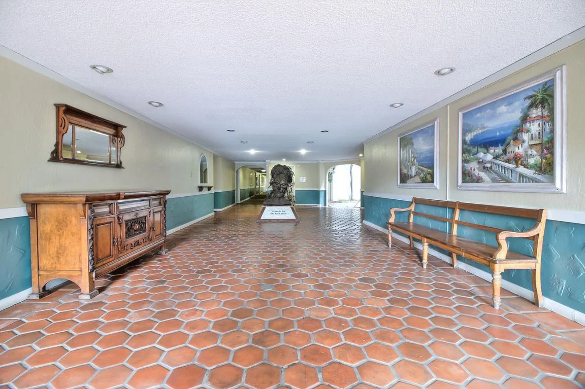 52123905_27.jpg