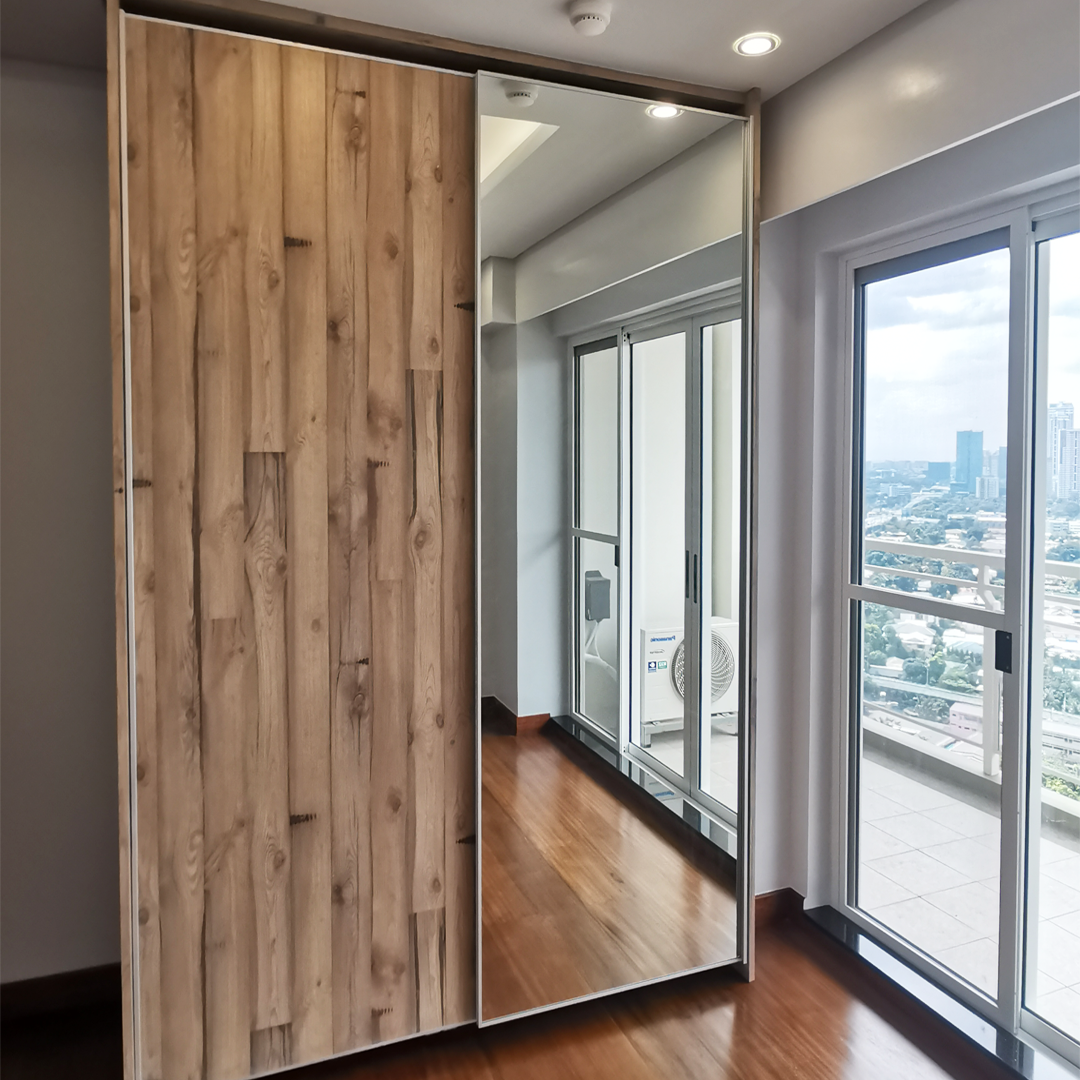 Sophisticated Spaces: How Wood Features Enhance Home Interiors 