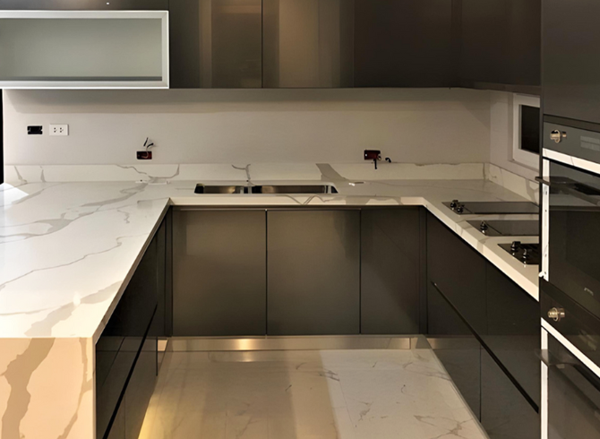 U-Shaped Kitchen Layouts for Small and Large Kitchens