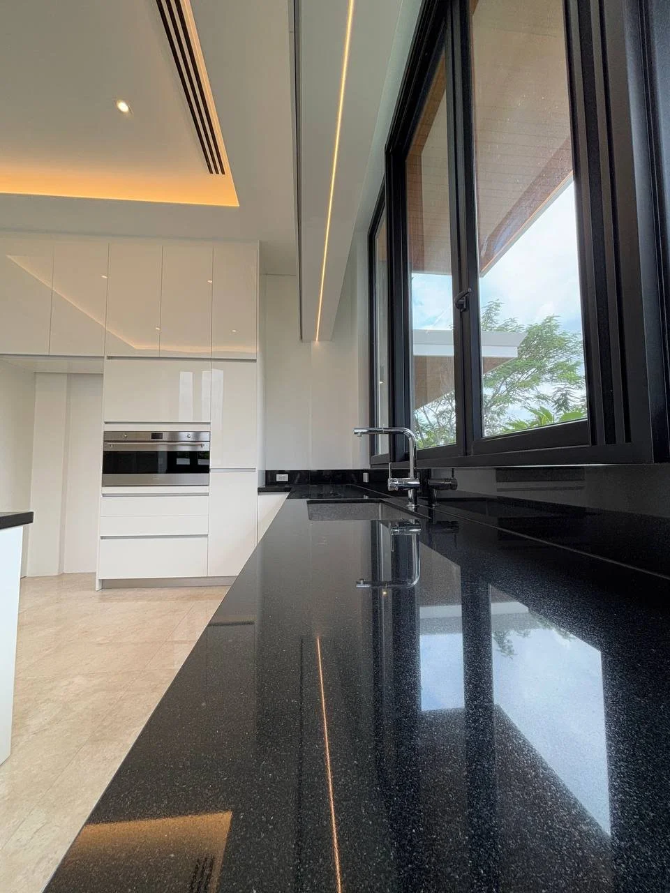 Modern Glossy Finish Kitchens: A Growing Trend in Sta. Rosa, Laguna Homes