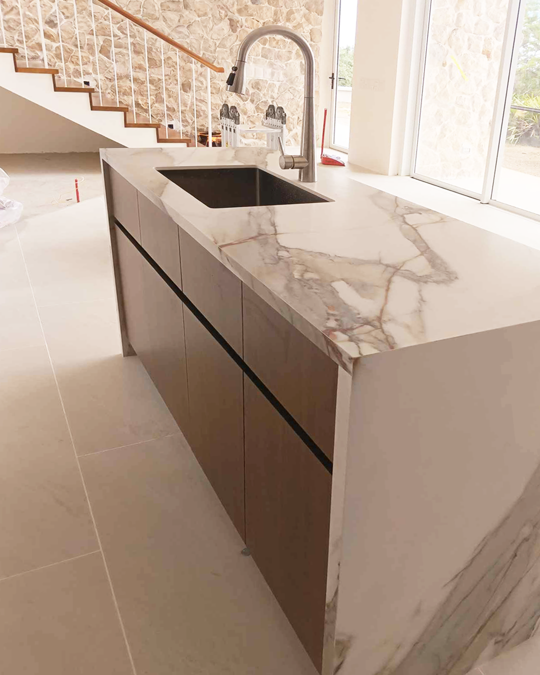 Kitchen Cabinets Manila: Choosing the Right Cabinet Maker and Kitchen Design for Your Home
