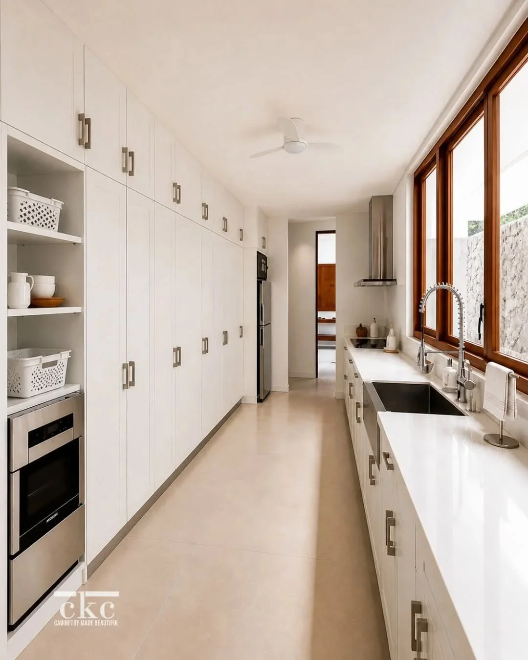 What if a galley kitchen could feel this effortless?

This layout keeps both sides working in sync, with full height cabinetry maximizing storage while maintaining a clean, uninterrupted flow. Every step, every reach, exactly where it should be.

Fol
