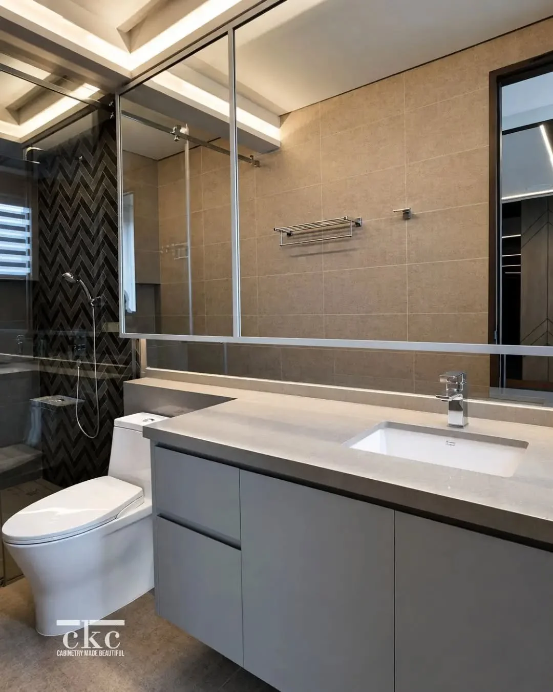 A vanity that keeps everything in its place.

This bathroom vanity keeps the room visually calm, with generous storage below and mirrored cabinet doors above that tuck everyday essentials neatly out of sight.

A simple way to make the bathroom feel p
