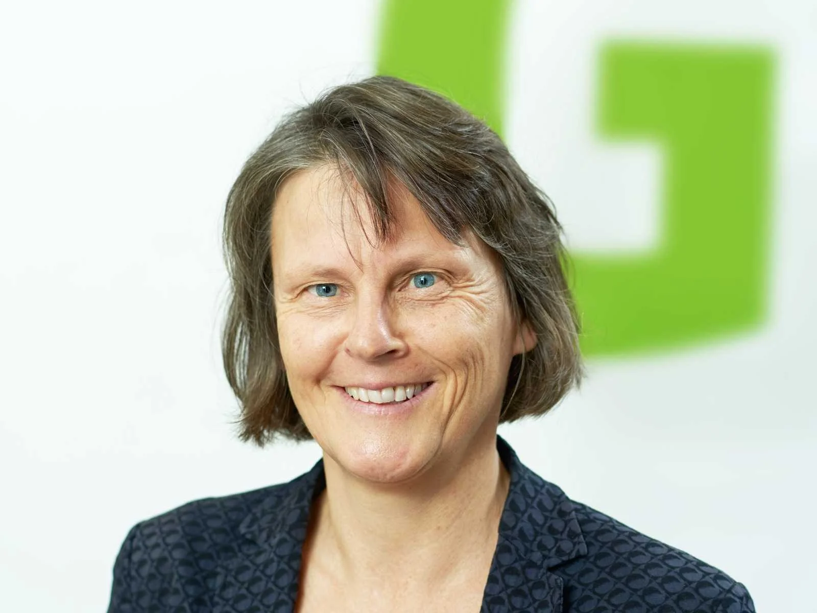 Karin-Fehr_Portrait_web.jpg