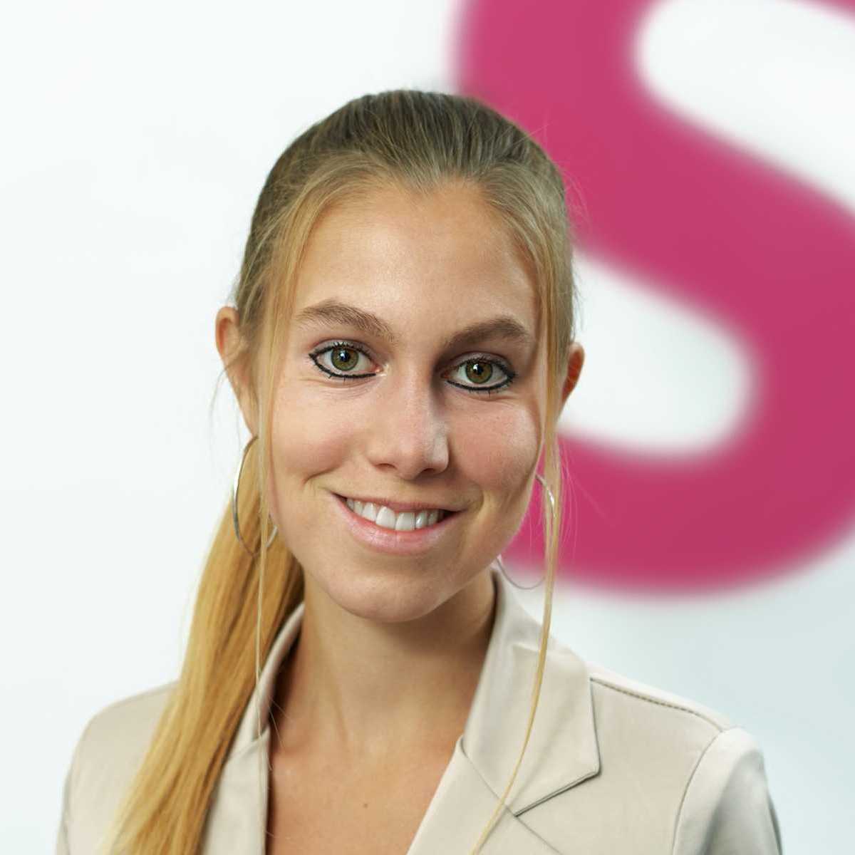 Meret-Schneider Portrait_Mail.jpg