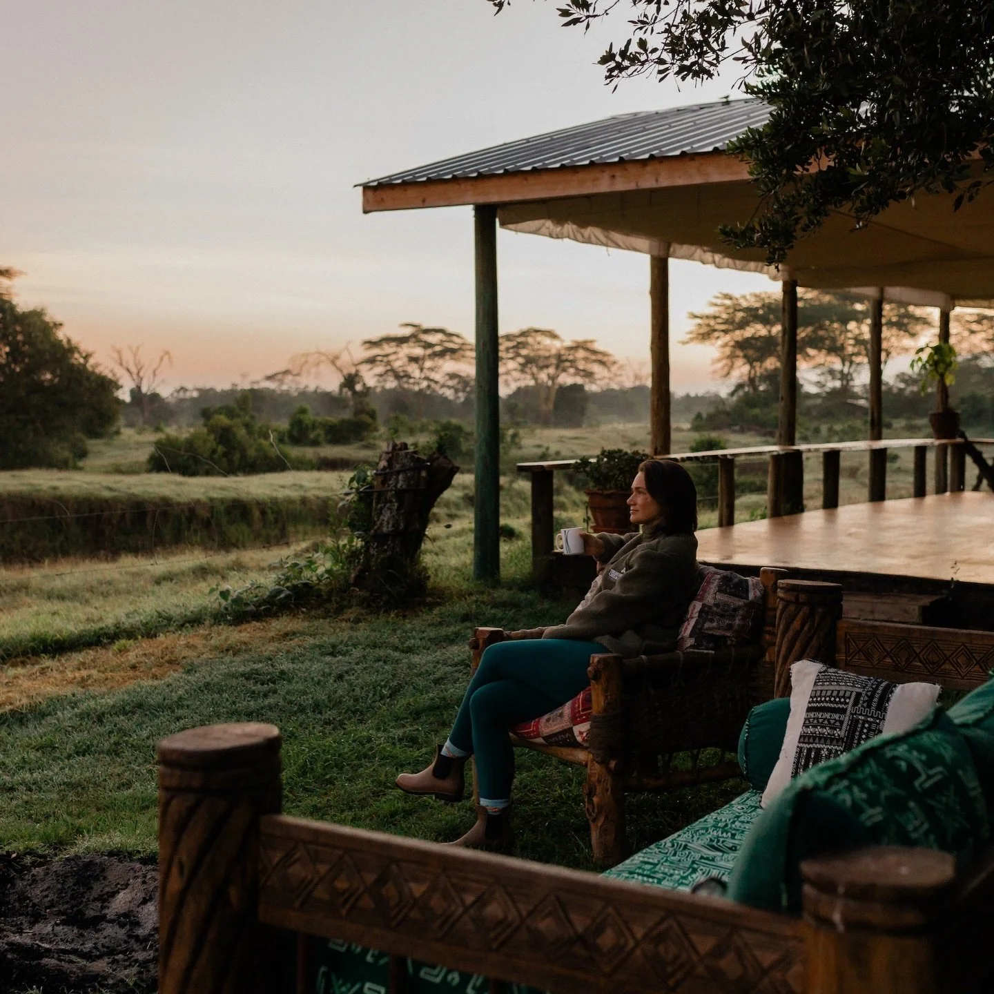 Freshly brewed Kenyan coffee in hand, the sun tipping over the mountain and slowly illuminating the surrounding wilderness, birdsong erupting all around you. Another magical morning at @thesafaricottages ☀️

.

#thesafaricottages #olpejeta #kenyasafa