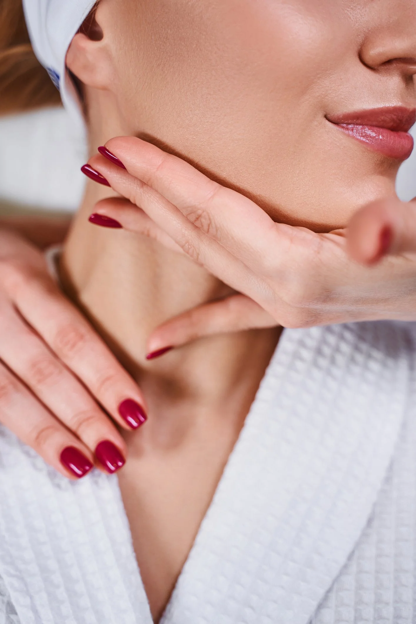 Beyond the Face: Why Neck and Contour Décolleté Treatments Should Be Part of Your Skincare Routine