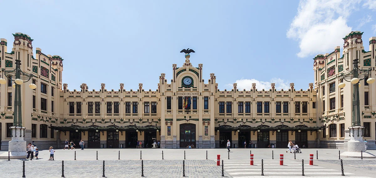 Estación_del_Norte,_Valencia,_España,_2014-06-30,_DD_122.jpg