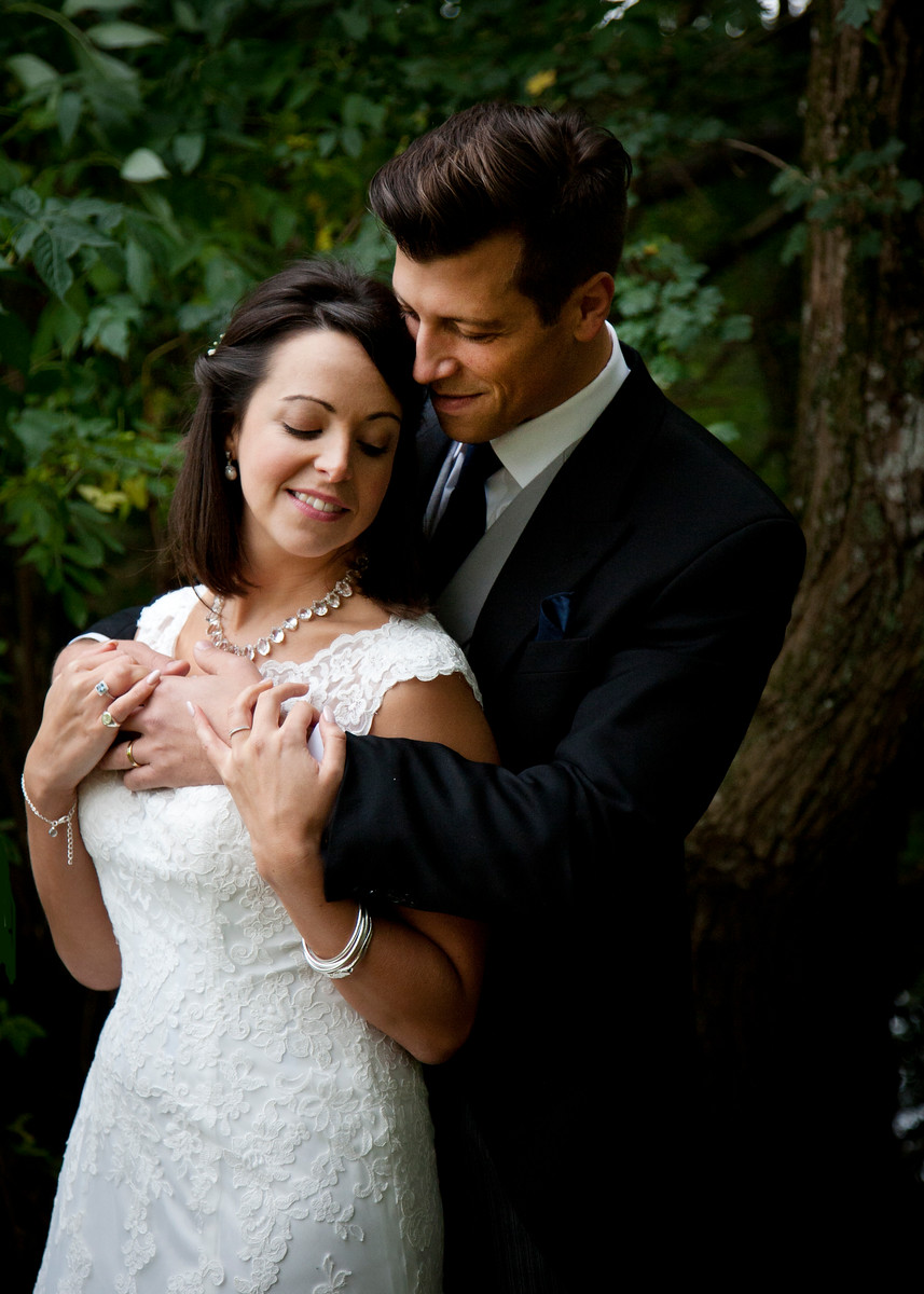Jo%20&%20Lawrence%20-%20E_The%20Bride%20&%20Groom%20141016_0139-X3.jpg