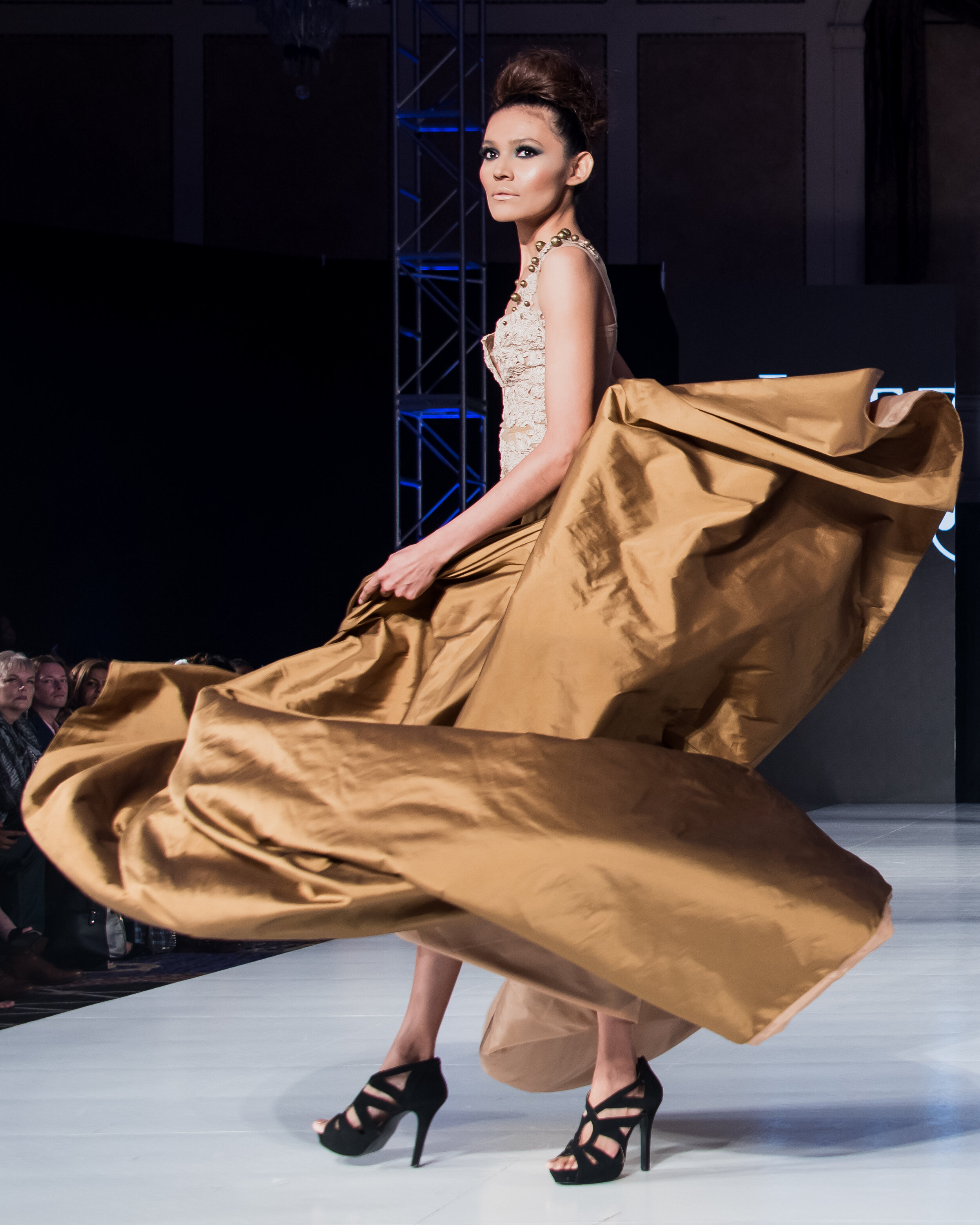 Ron Foster NY SOCIETY FASHION WEEK 2018 9.8 c-1966.jpg