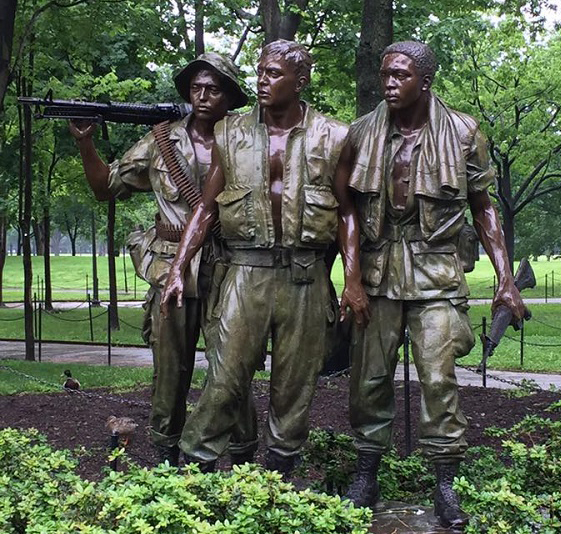 Vietnam-Soldiers-Statue.jpg