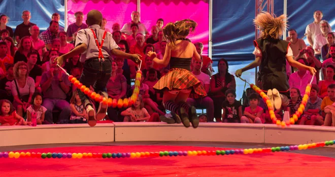 kids_jumping_montreal_circus2.jpg
