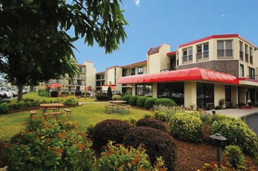 EconoLodge Rehoboth Outdoor Pool, Minutes to the Boardwalk! 13 miles 302-227-0500